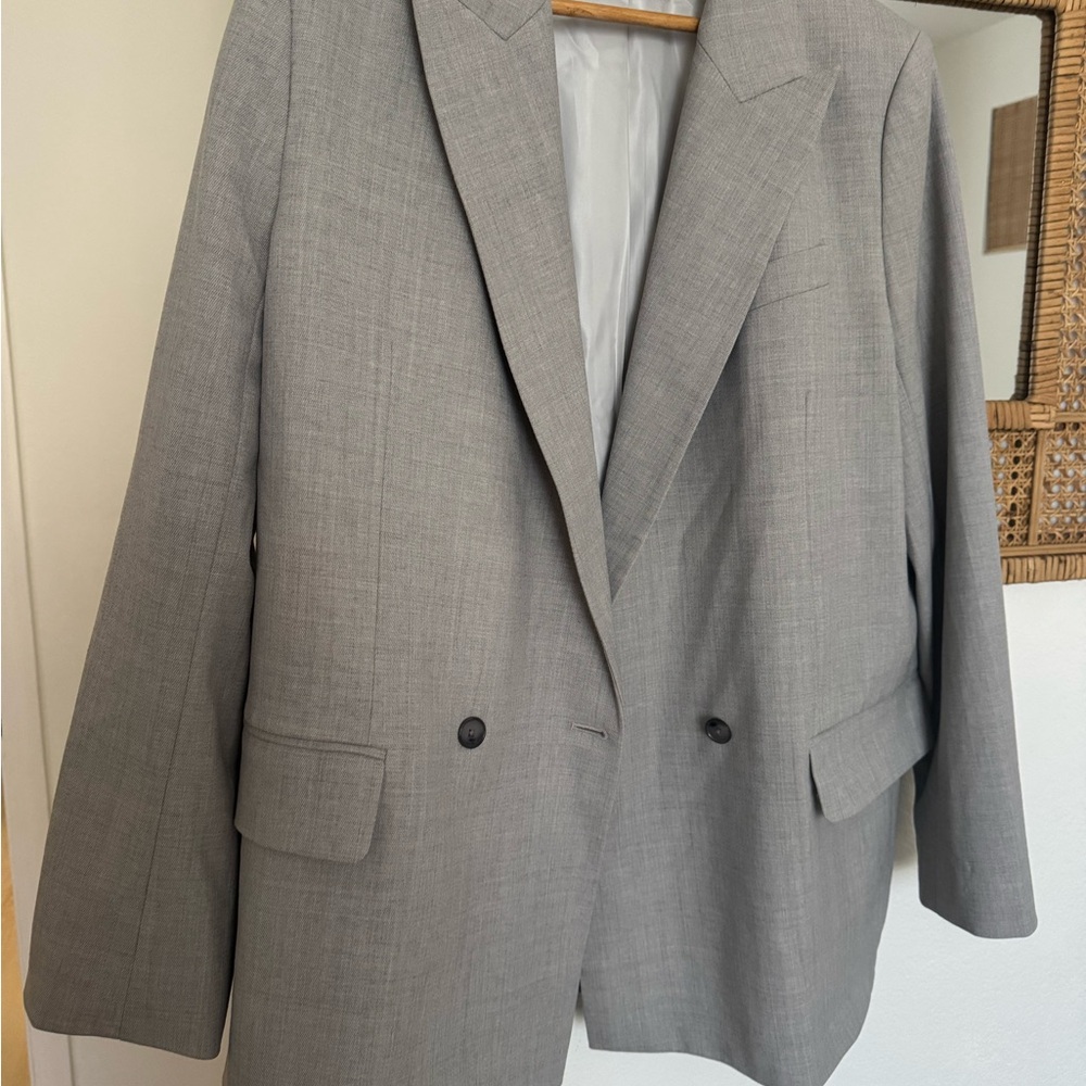 Aritzia Elegant Gray Suit Jacket